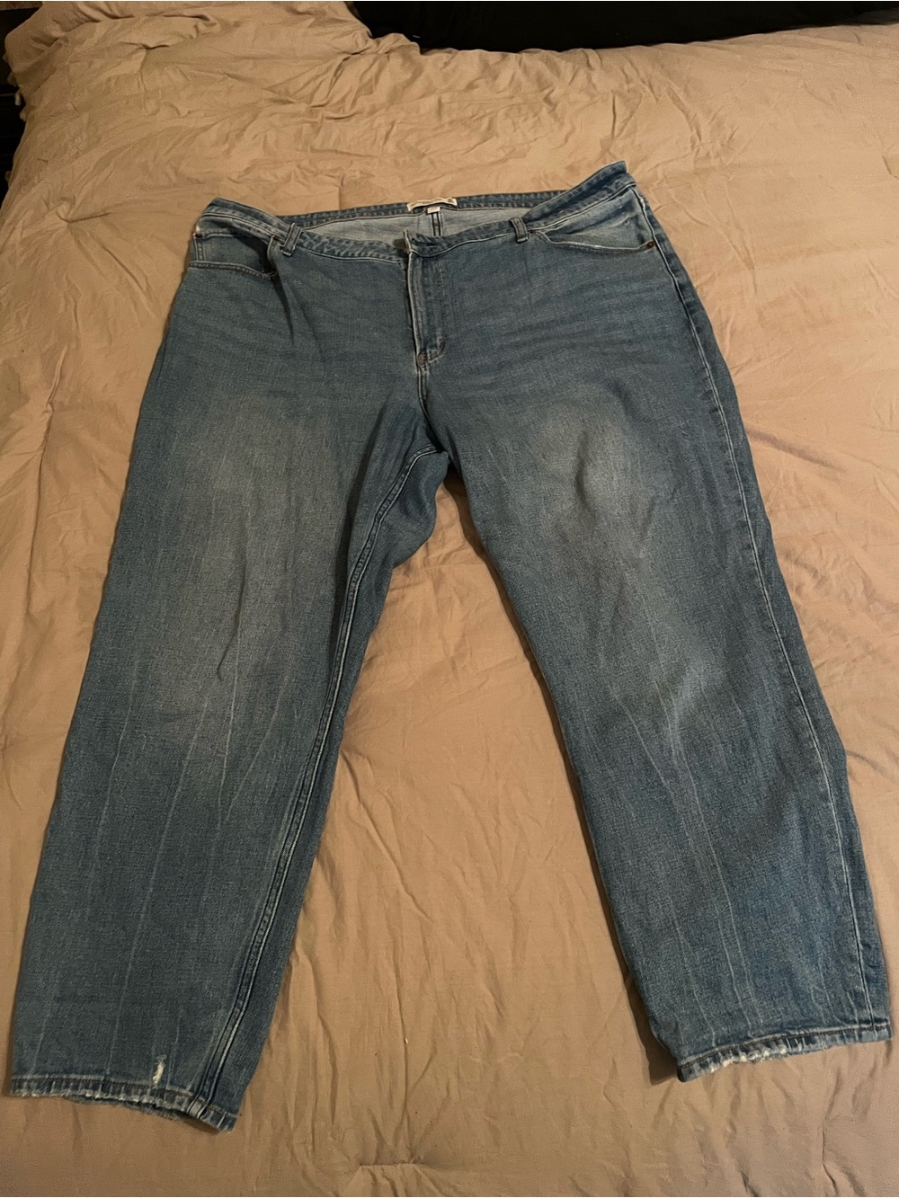 Abercrombie & Fitch high rise mom jeans
